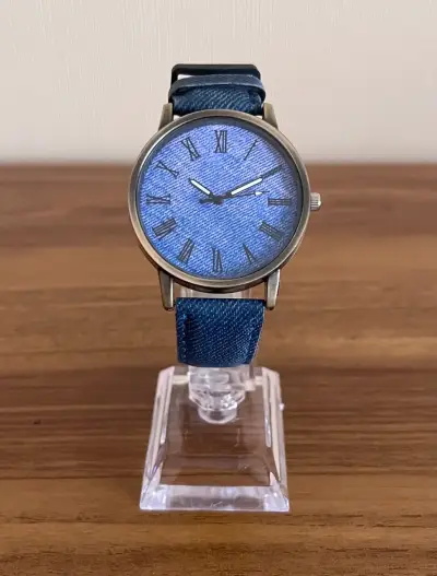 Reloj de pulsera estilo jeans azul - miniatura 1