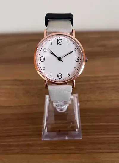 Reloj analógico de pulsera con correa beige - miniatura 1