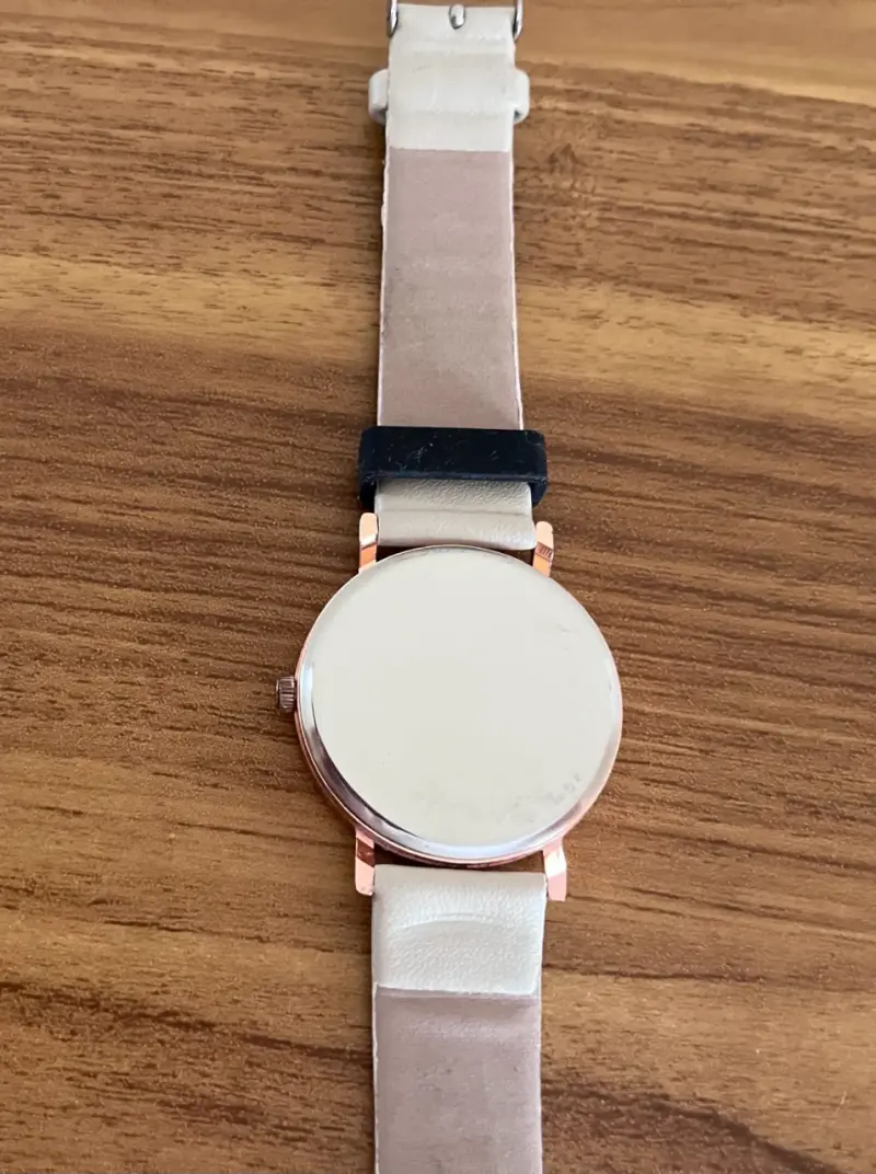 Reloj analógico de pulsera con correa beige - 6
