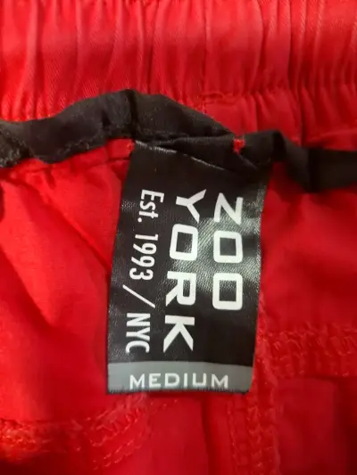 Pantalones cargo rojos Zoo York para hombre - miniatura 3