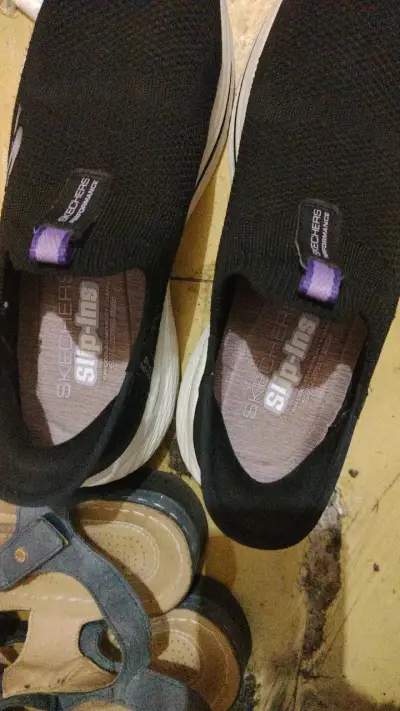 Zapatillas Skechers Slip-ins negras para mujer - miniatura 4
