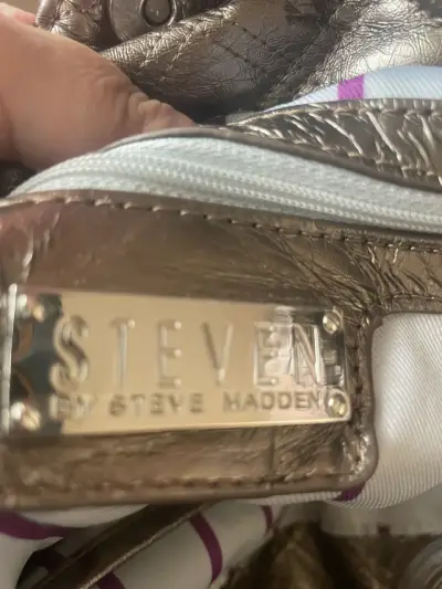 Bolso metálico Steven by Steve Madden - miniatura 1