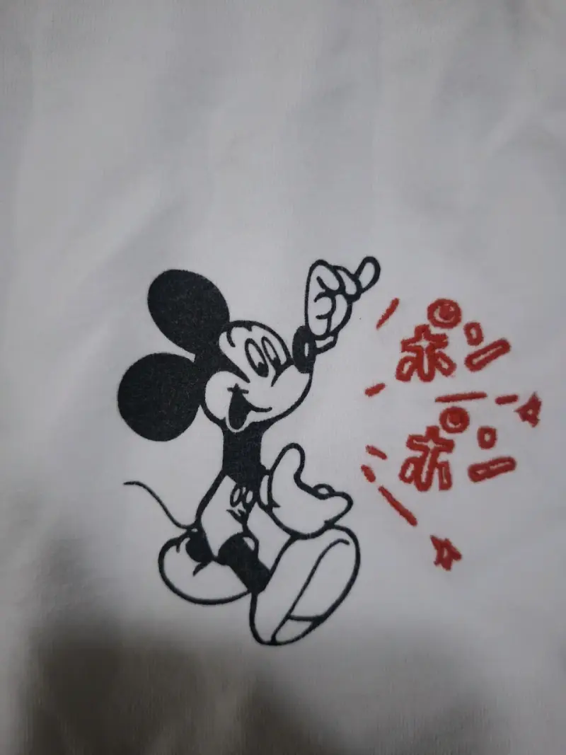 Polera blanca Disney Mickey Mouse Uniqlo - 4
