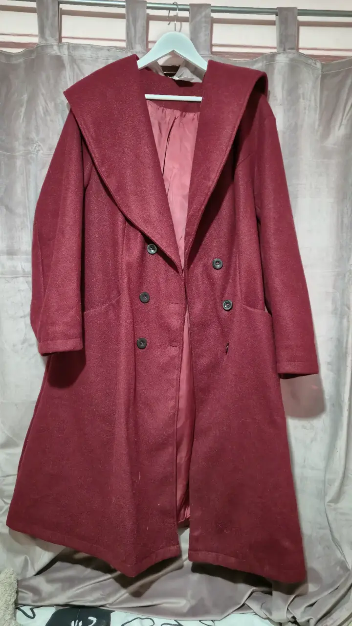 Abrigo largo rojo con capucha Shein - XXL
