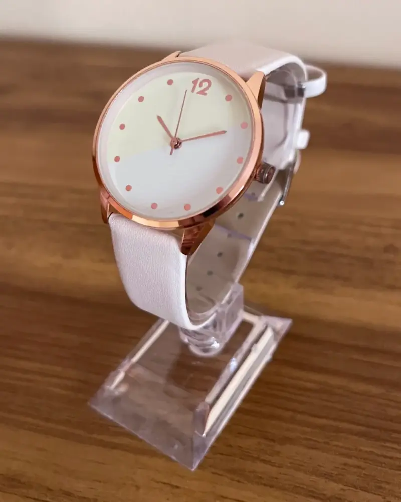 Reloj de pulsera elegante amarillo con beige claro - 3