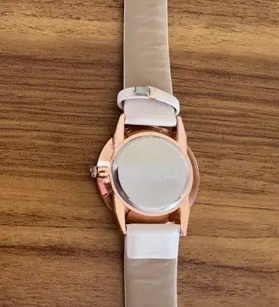 Reloj de pulsera elegante amarillo con beige claro - miniatura 6