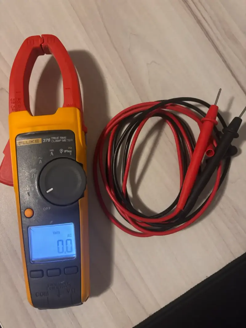 Multímetro de gancho Fluke 376 True RMS - 6