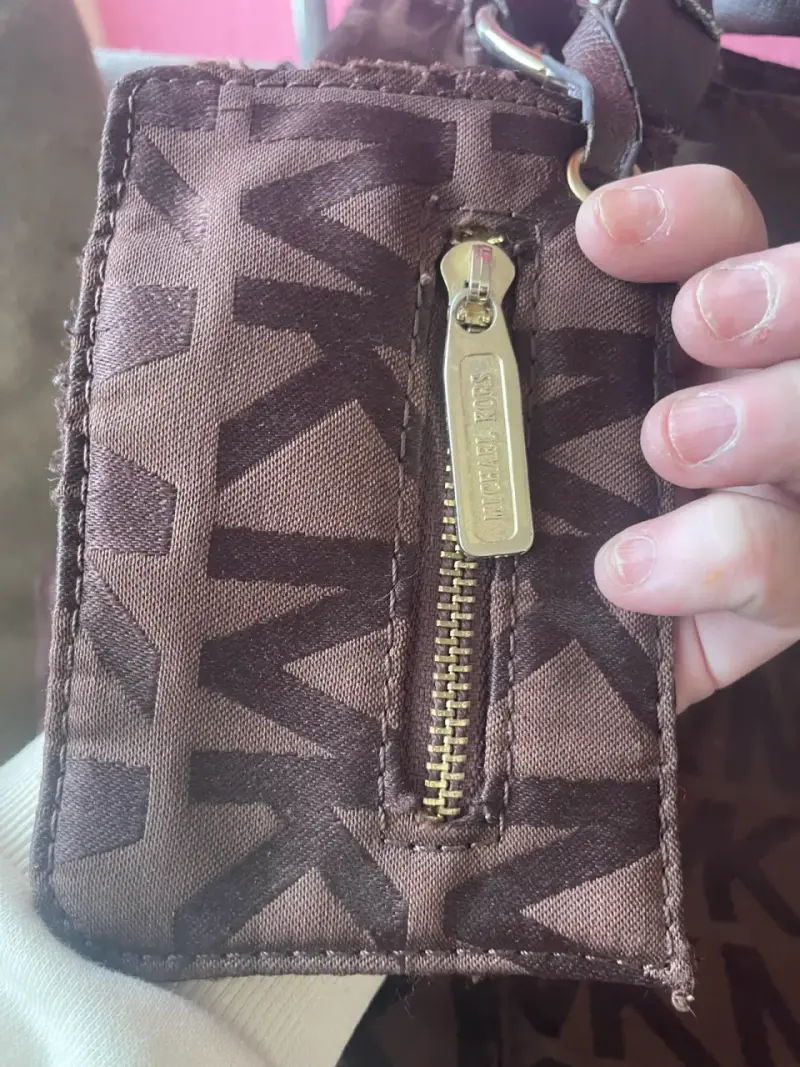 Bolso de mano marrón con logo MK - 3