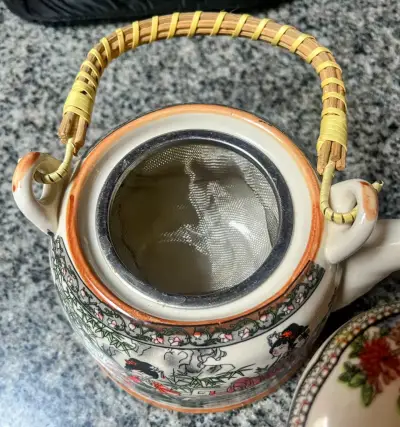 Tetera de cerámica con diseño oriental y asa de bambú - miniatura 3