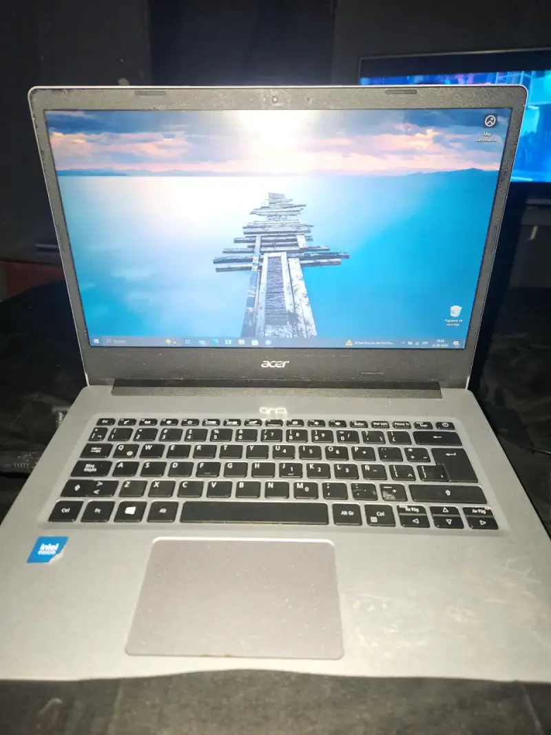 Laptop Acer Aspire A311-33 con Intel Celeron - 2
