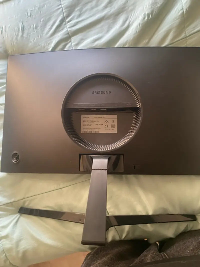 Monitor Curvo Samsung 24 pulgadas Full HD - 3