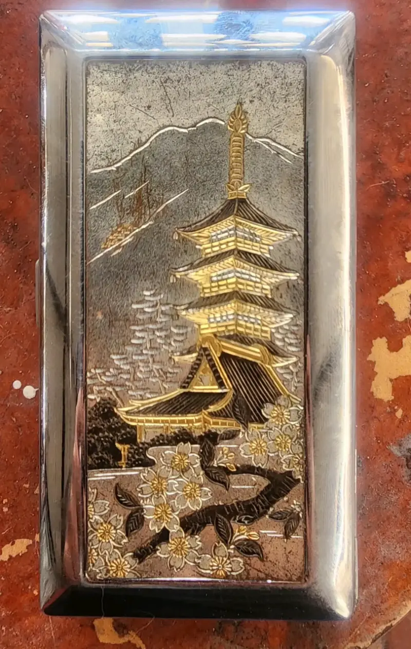 Estuche metálico decorativo con diseño oriental - 3
