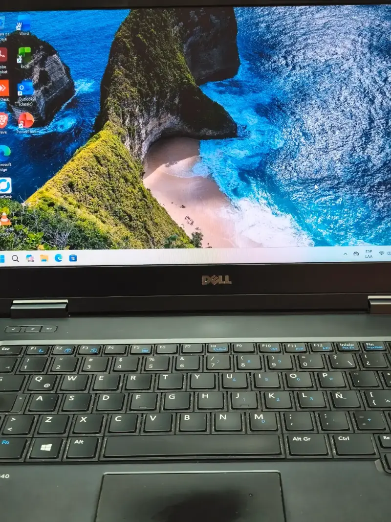 Laptop Dell Latitude E5440 con Intel i3 y 4GB RAM - 3