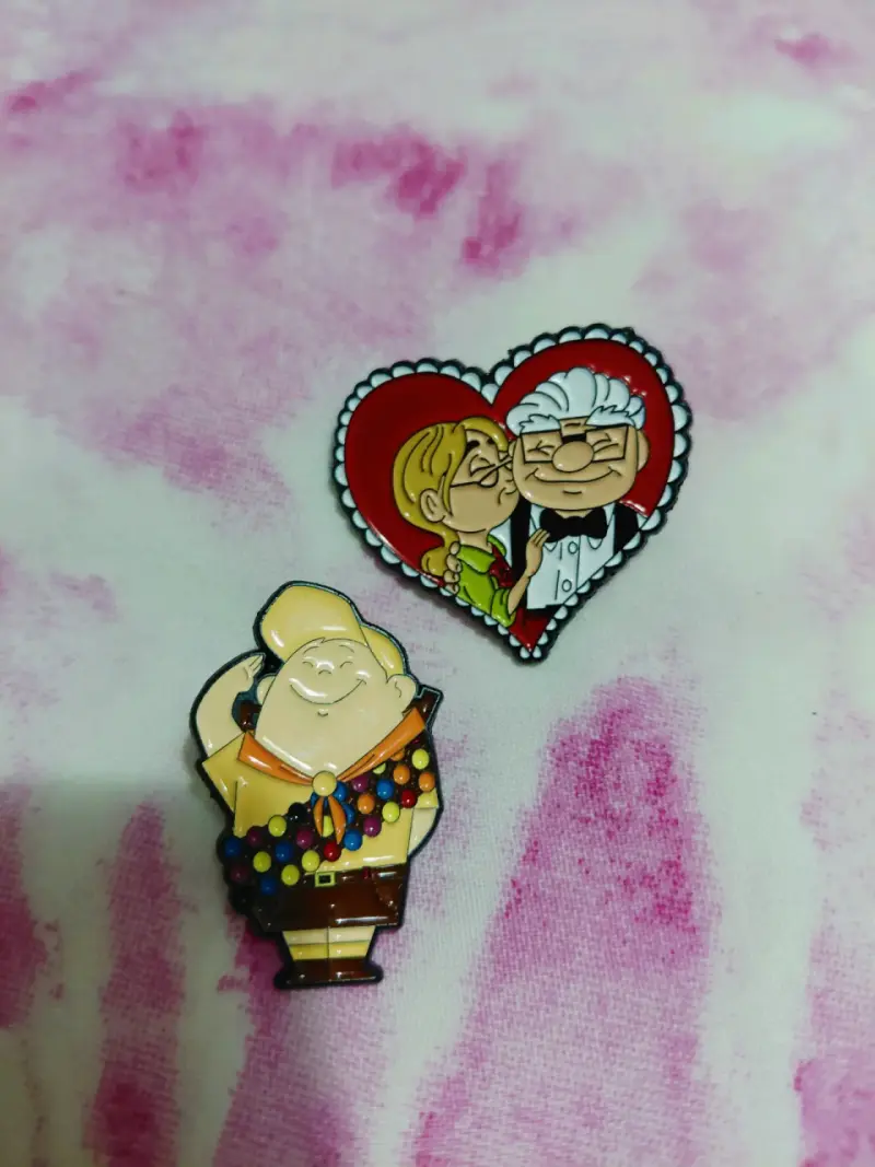 Set de pines decorativos de personajes y frases - 11