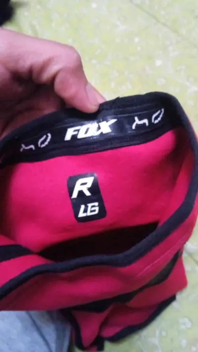 Rodilleras de ciclismo Fox rojas - miniatura 2