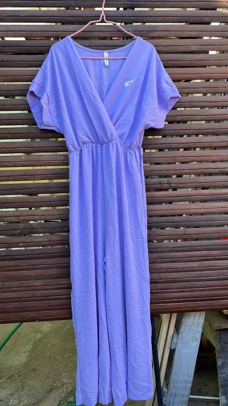 Enterito morado para mujer con diseño cruzado