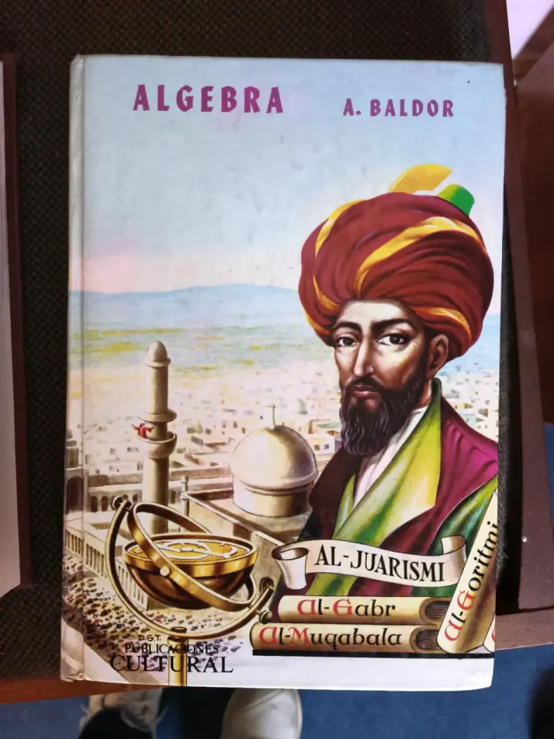 Libro de Álgebra de A. Baldor en buen estado