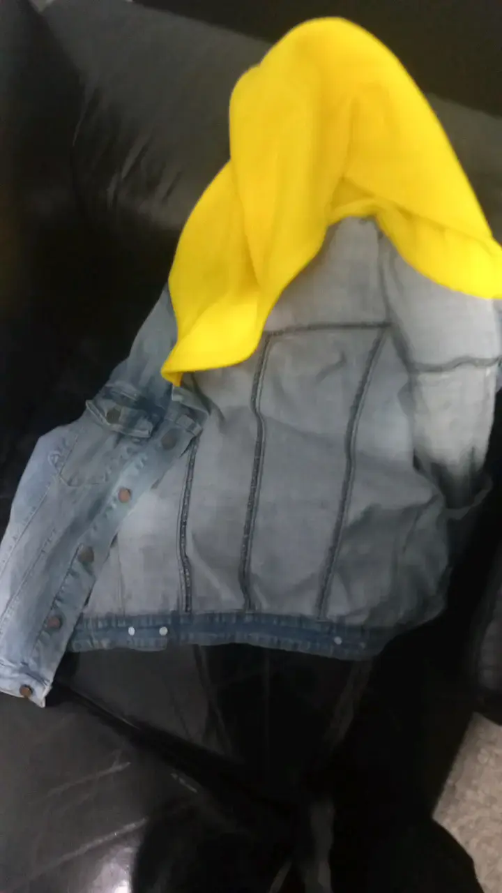 Chaqueta de mezclilla Pokémon con capucha amarilla - 3