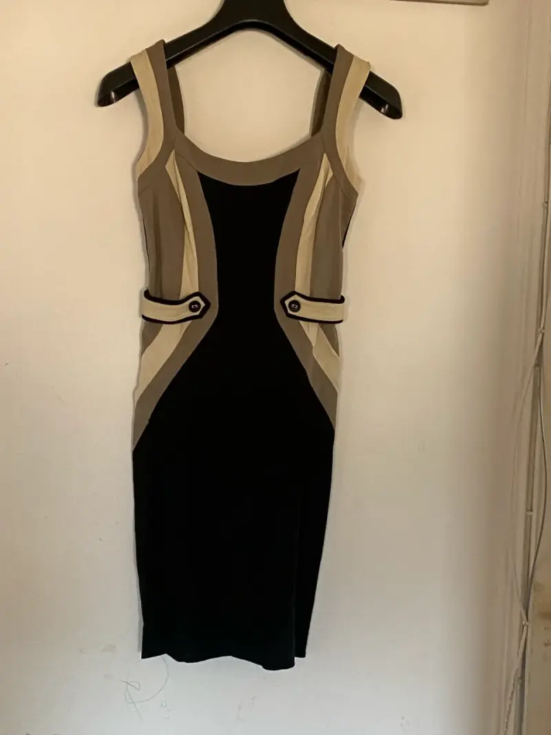 Vestido ajustado BNY'S en tonos beige y negro - 1
