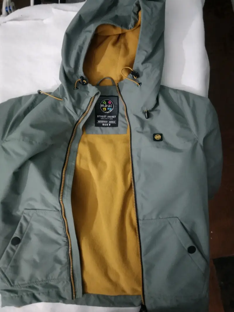 Chaqueta impermeable Maui and Sons verde talla 8