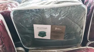 Cubre cama flannel burdeo 2 plazas Martine - miniatura 4