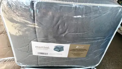 Cubre cama flannel burdeo 2 plazas Martine - miniatura 5
