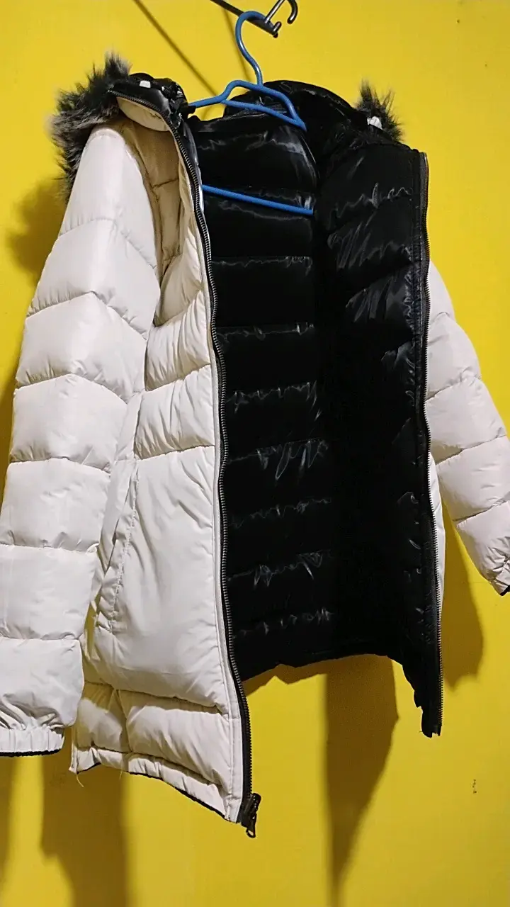 Chaqueta WADOS acolchada reversible negra y beige