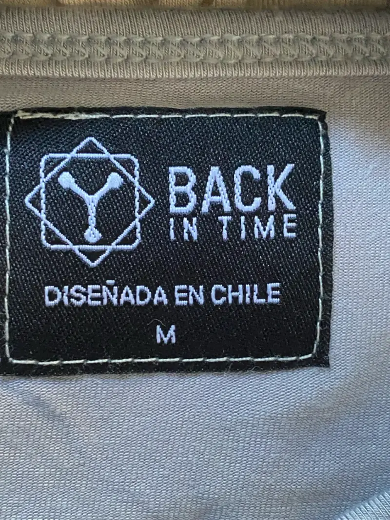 Polera gris Back In Time para hombre - 2