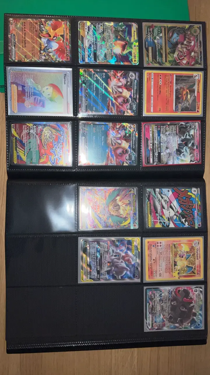 Colección de cartas Pokémon variadas en álbum - 5