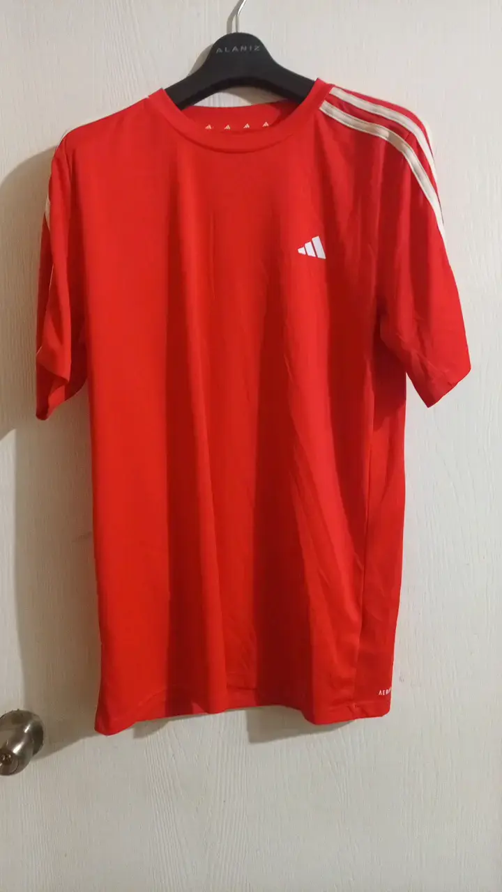 Polera roja Adidas - 1