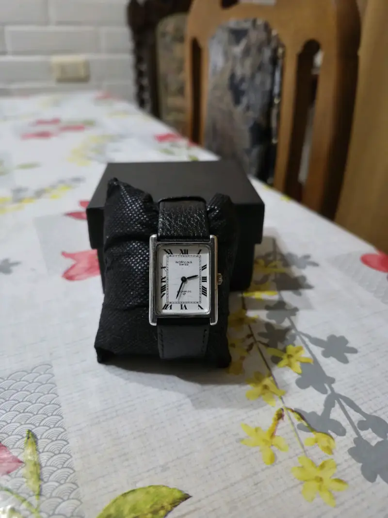 Reloj Norvina Swiss clásico con correa de cuero - 5