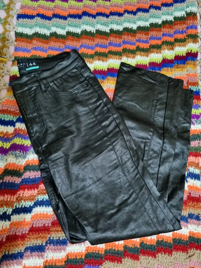 Pantalones negros de cuero sintético Kimera talla 44