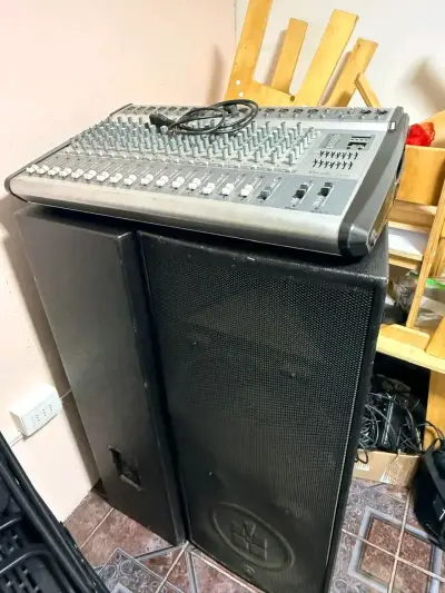 Mezclador de Audio Behringer BK-16U con Parlantes Topp Pro - miniatura 1
