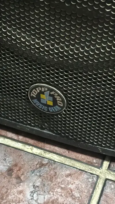Mezclador de Audio Behringer BK-16U con Parlantes Topp Pro - miniatura 3