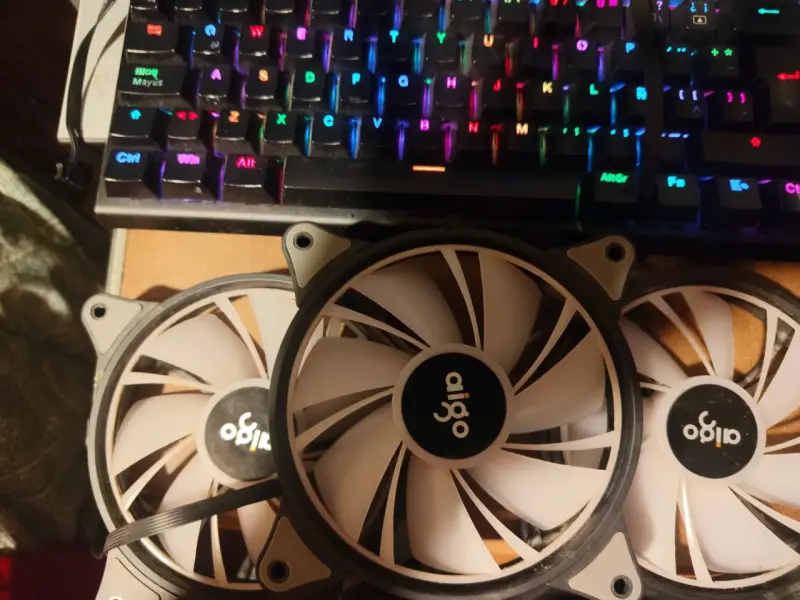 Ventiladores 120mm argb algo ( con detalle) - 1