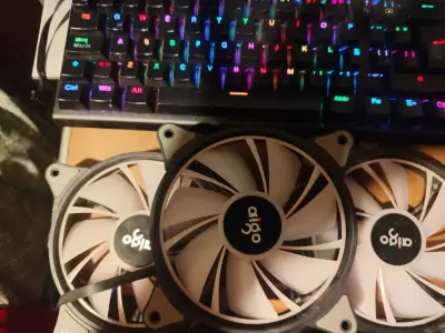 Ventiladores 120mm argb algo ( con detalle) - miniatura 1