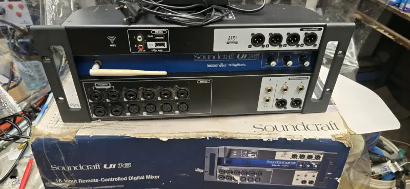 Mezclador Digital Soundcraft Ui16 - 1