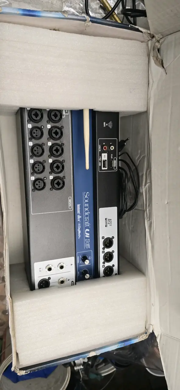 Mezclador Digital Soundcraft Ui16 - 2