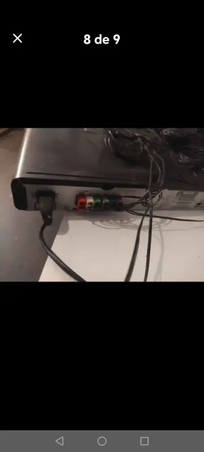 Sistema de sonido con subwoofer y parlantes. - miniatura 3