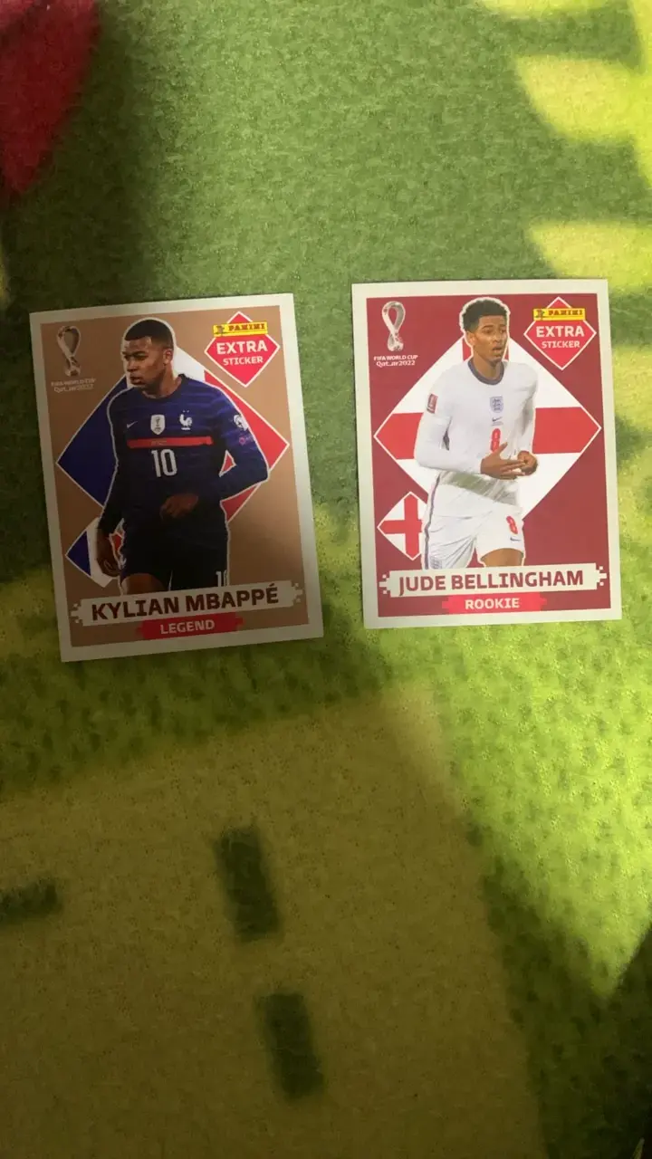 Set de láminas Panini FIFA 2022 Mbappé y Bellingham - 1