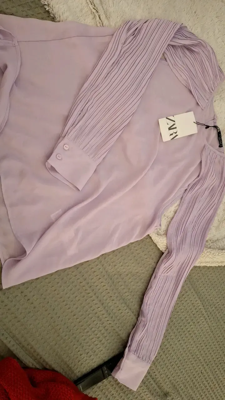 Blusa lila de manga larga Zara
