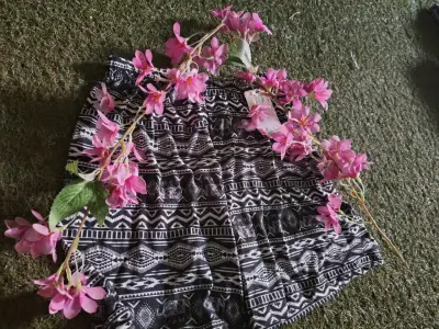Shorts deportivos negros con bolsillo lateral - miniatura 3