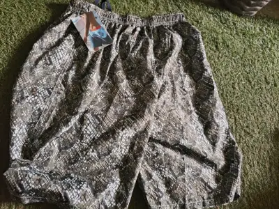 Shorts estampados de serpiente para hombre - miniatura 1