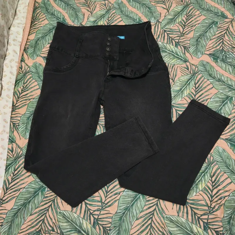 Jeans negros de tiro alto para mujer - 2