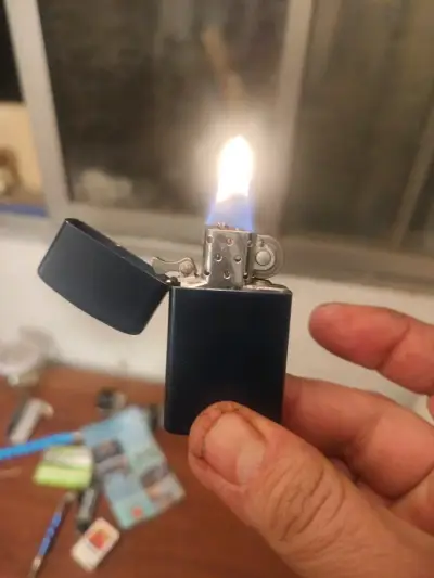 Encendedor Zippo original, metálico azul marino - miniatura 4