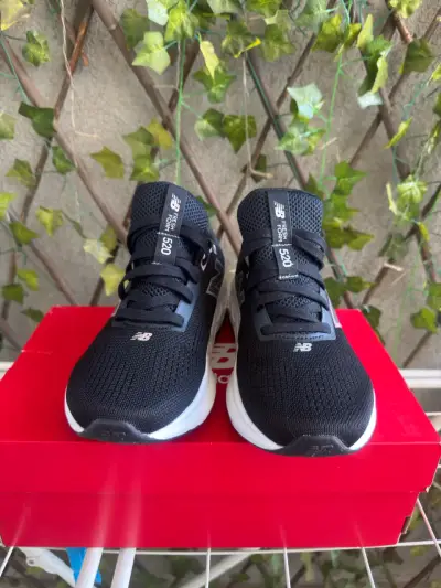 Zapatillas  New Balance Mujer talla 35.5 - miniatura 2