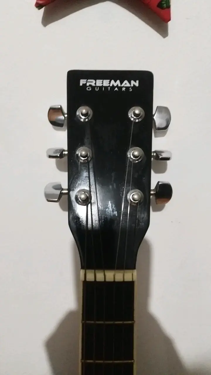 Guitarra Electroacústica Freeman/ ampli Laney - 2