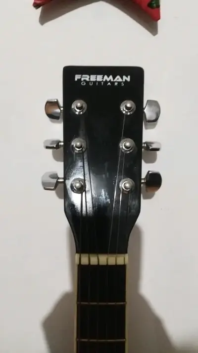 Guitarra Electroacústica Freeman/ ampli Laney - miniatura 2