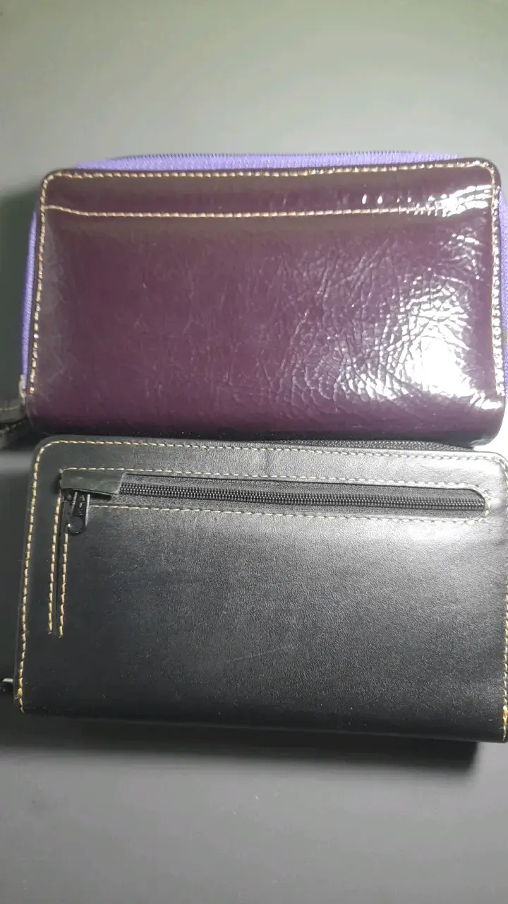 Billetera de cuero negra con múltiples compartimen - 1