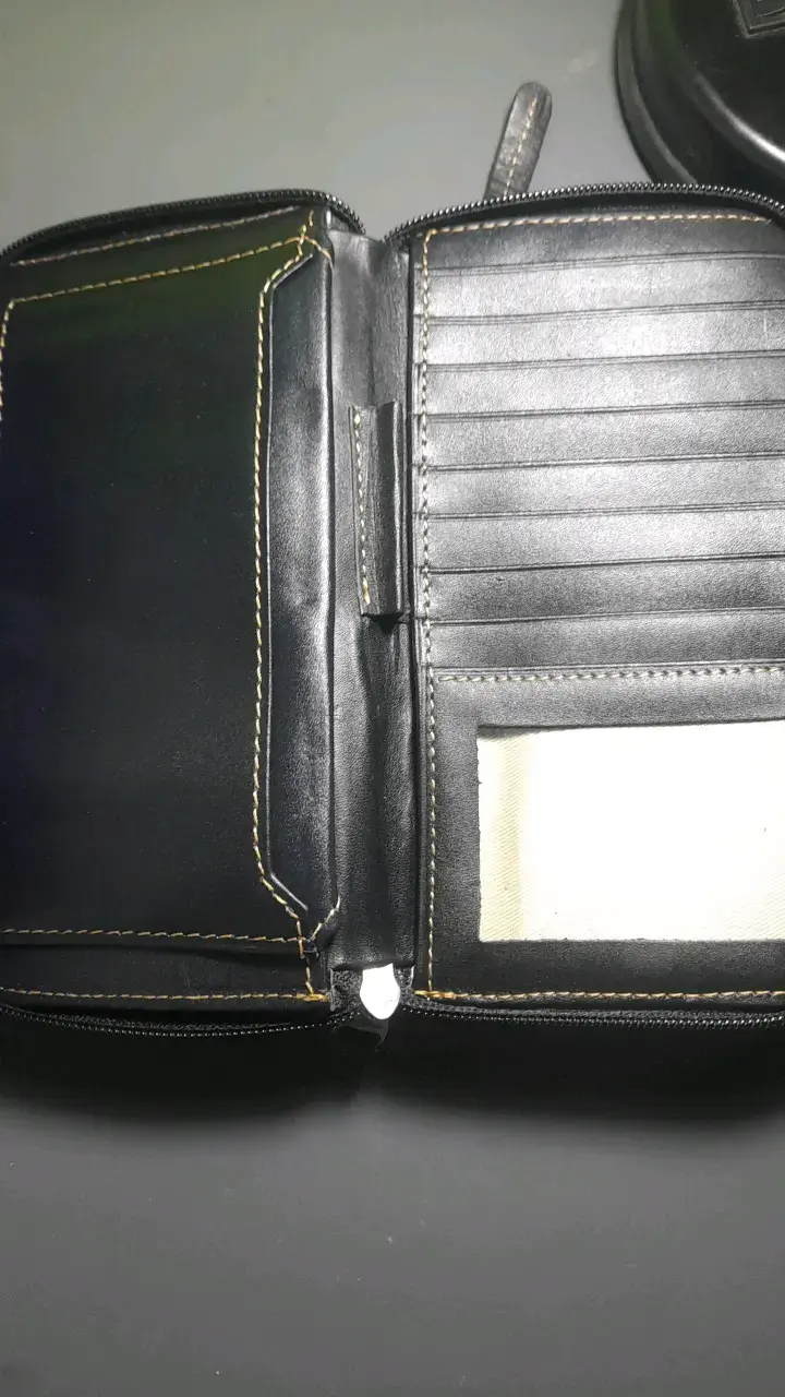 Billetera de cuero negra con múltiples compartimen - 2